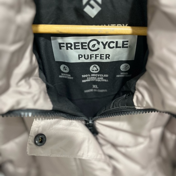 Free Country Puffer - Picture 2 of 3